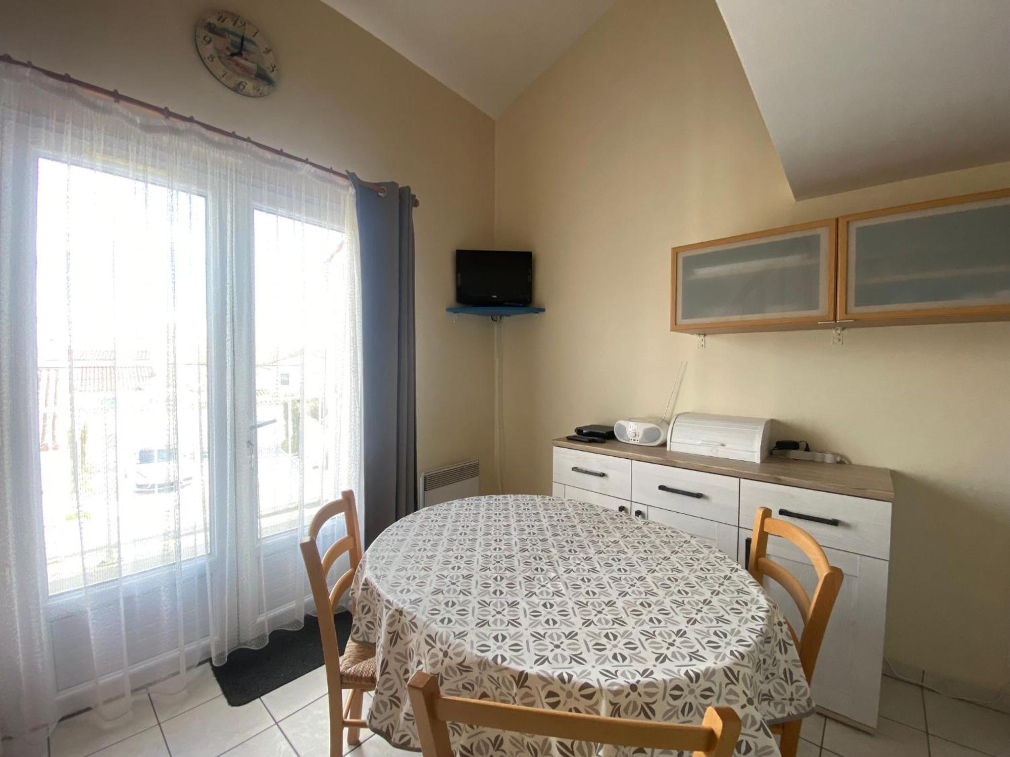 Appartement 1Er Etage Proche Centre-Ville, Plage Et Commerces, Balcon, Parking, Wifi Inclus - Fr-1-22-171 La Tranche-sur-Mer Luaran gambar